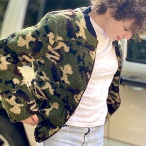 Sanctuary Sherpa Camo Bomber Jacket Fleece Teddy Coat Size Large